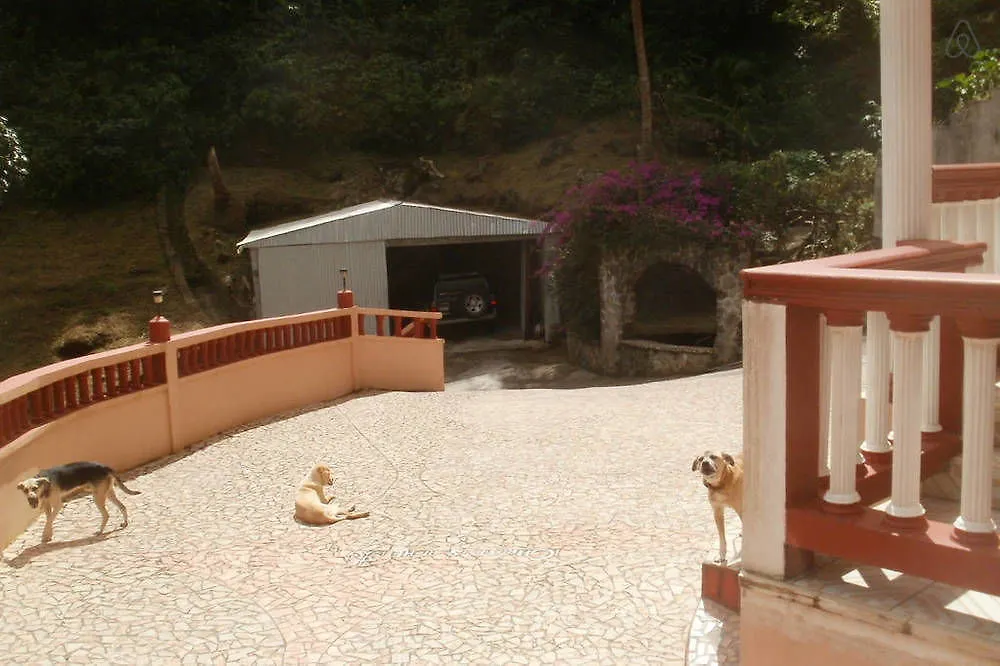 Boinin Heart Villa Soufrière Hotel